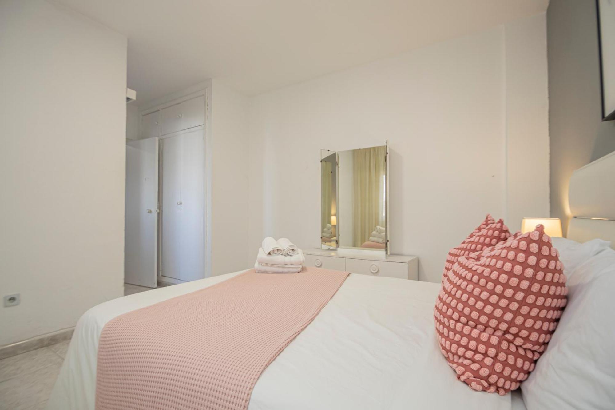 Perfect Getaway In Triana - 15M Walk Giralda Apartment Севиля Екстериор снимка